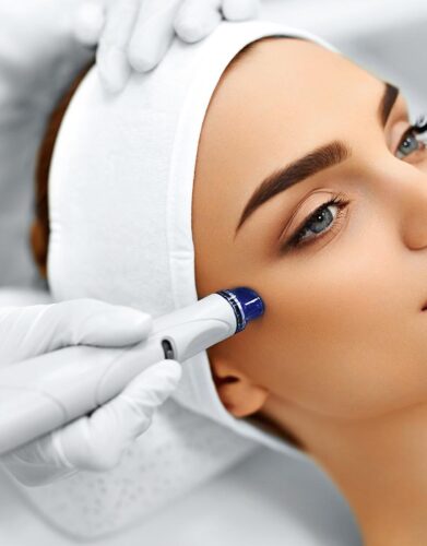 Hydrafacial procedure at Skinly Aesthetics